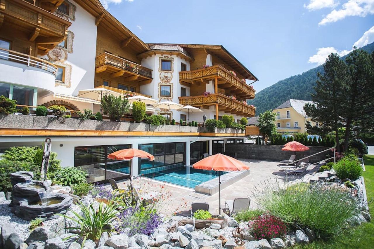 Hotel Donnerhof Fulpmes Exterior foto